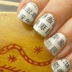 Nail-art-news-paper-giornale11