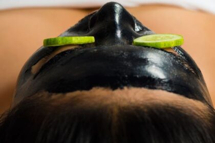 Maschera viso ai fanghi del Mar Morto