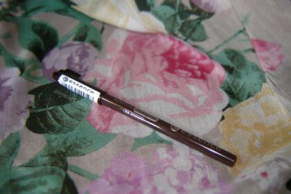 Matita per Sopracciglia Essence nr. 02