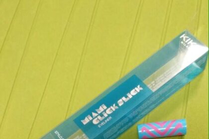 Eyeliner liquido Miami Click Slick Kiko 01 Glamourous Gold
