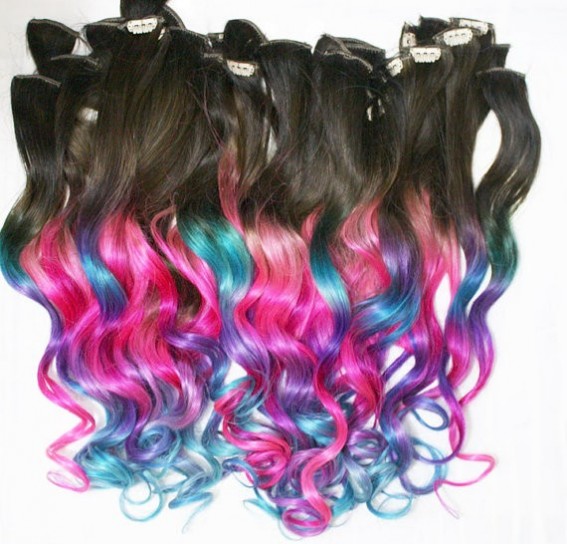 capelli con extension colorate