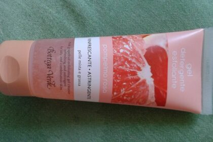 Gel detergente esfoliante al pompelmo rosa di Bottega verde