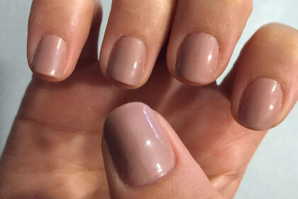 swatches smalto Nude Bristol di Nails Inc. London