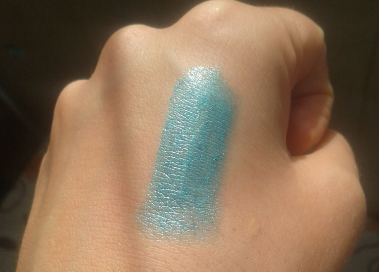 swatch matita ombretto non retraibile aquamarine ColorTrend Avon
