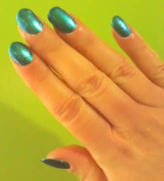 swatch Smalto Gloss verde petrolio Effetto metallico n. 650 di Collistar