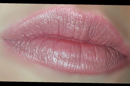 Swatch Matita Labbra/Rossetto DueBaci Neve Cosmetic Virgin