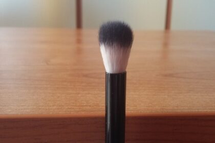 Setole pennello trucco Neve Cosmetics