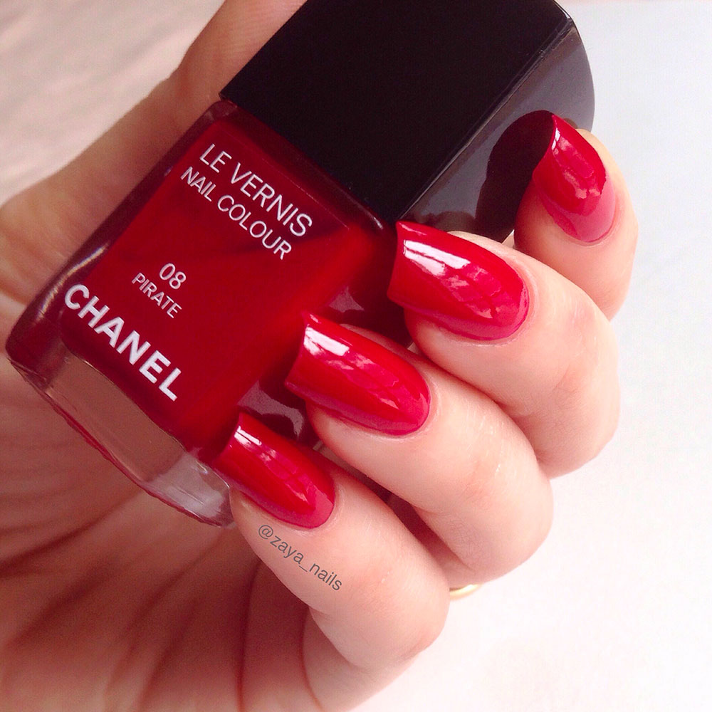 swatch smalto rosso Chanel Pirate