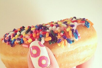 Dunats nail art