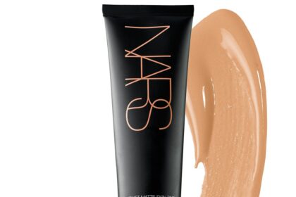 Nars fondotinta Velvet Matte Skin Tint