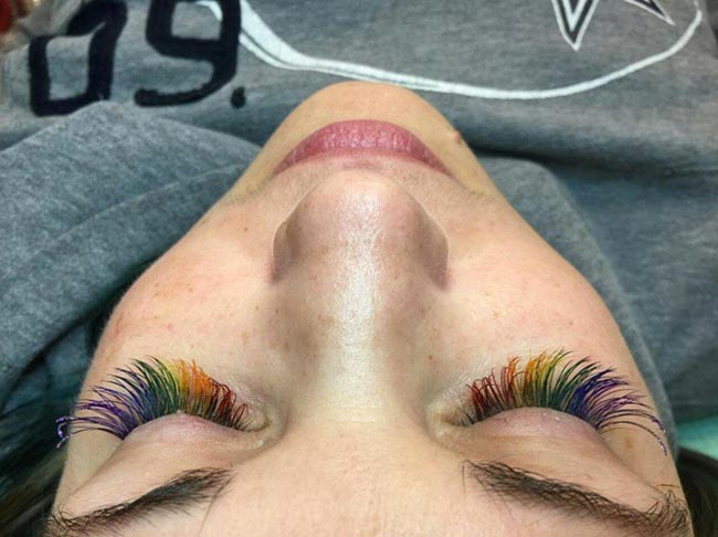 ciglia arcobaleno