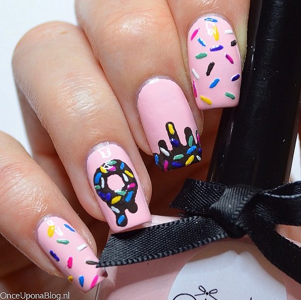 Nails art donuts