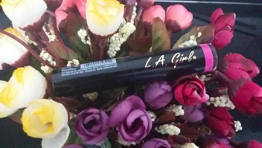 Rossetto Matte Flat Velvet Lipstick di L.A. Girl Manic