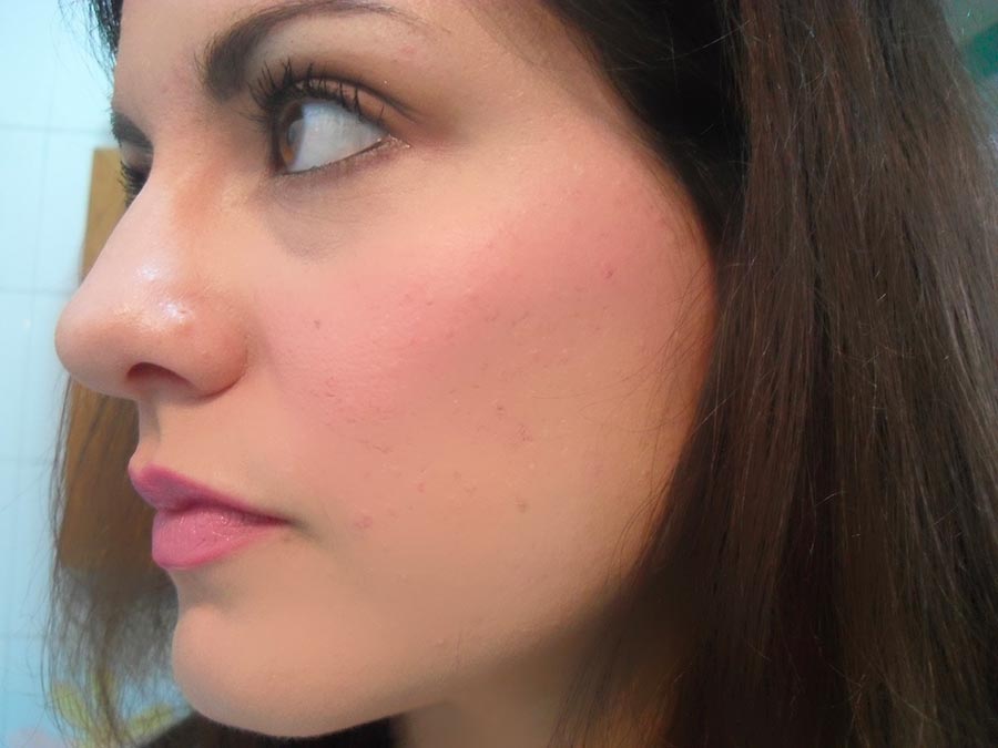swatch Makeup Revolution vivid blush lacquer