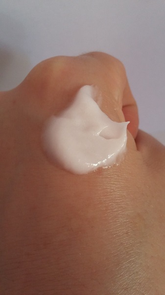 Texture scrub corpo fragola di Avon