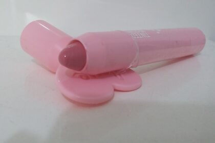 Balsamo labbra colorato alla fragola I love