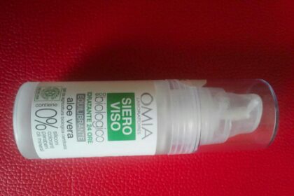 Siero viso Aloe Vera di Omia