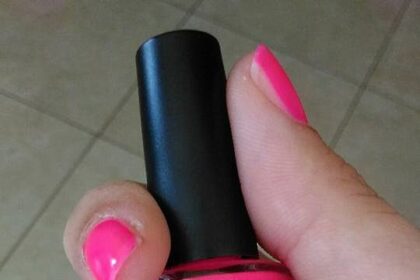 Swatch smalto rosa fluo
