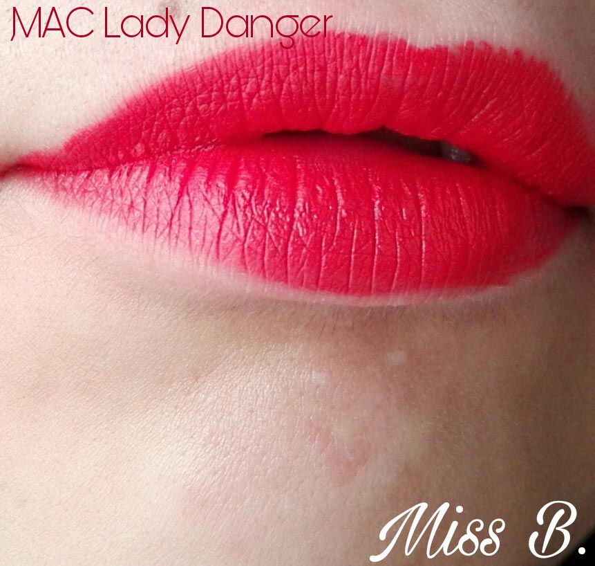 Swatch rossetto Lady Danger di Mac Cosmetics