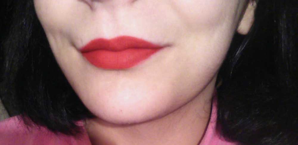 swatch rossetto liquido rosso CHANLĀNYA