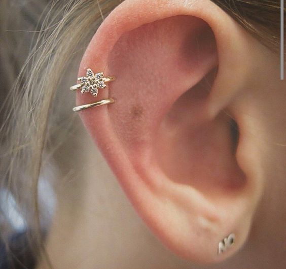 Helix Piercing con orecchino oro