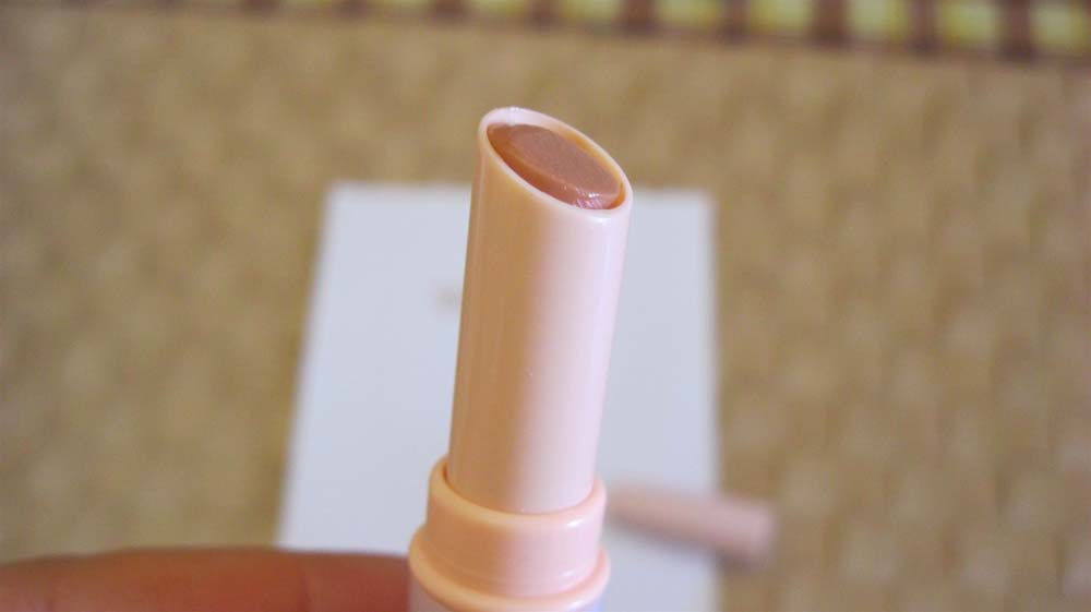 Pillow Lips di Neve Cosmetics aperto