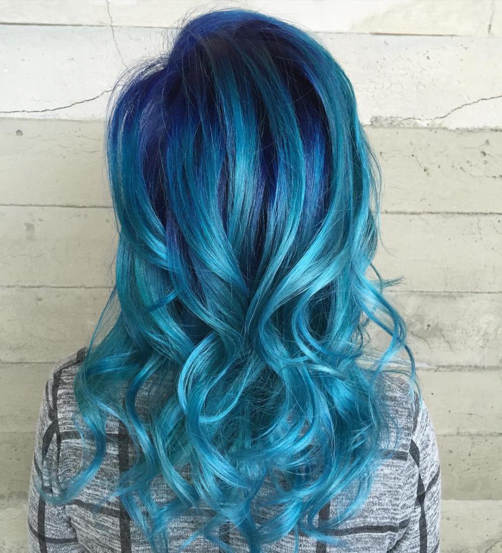 capelli blu cobalto