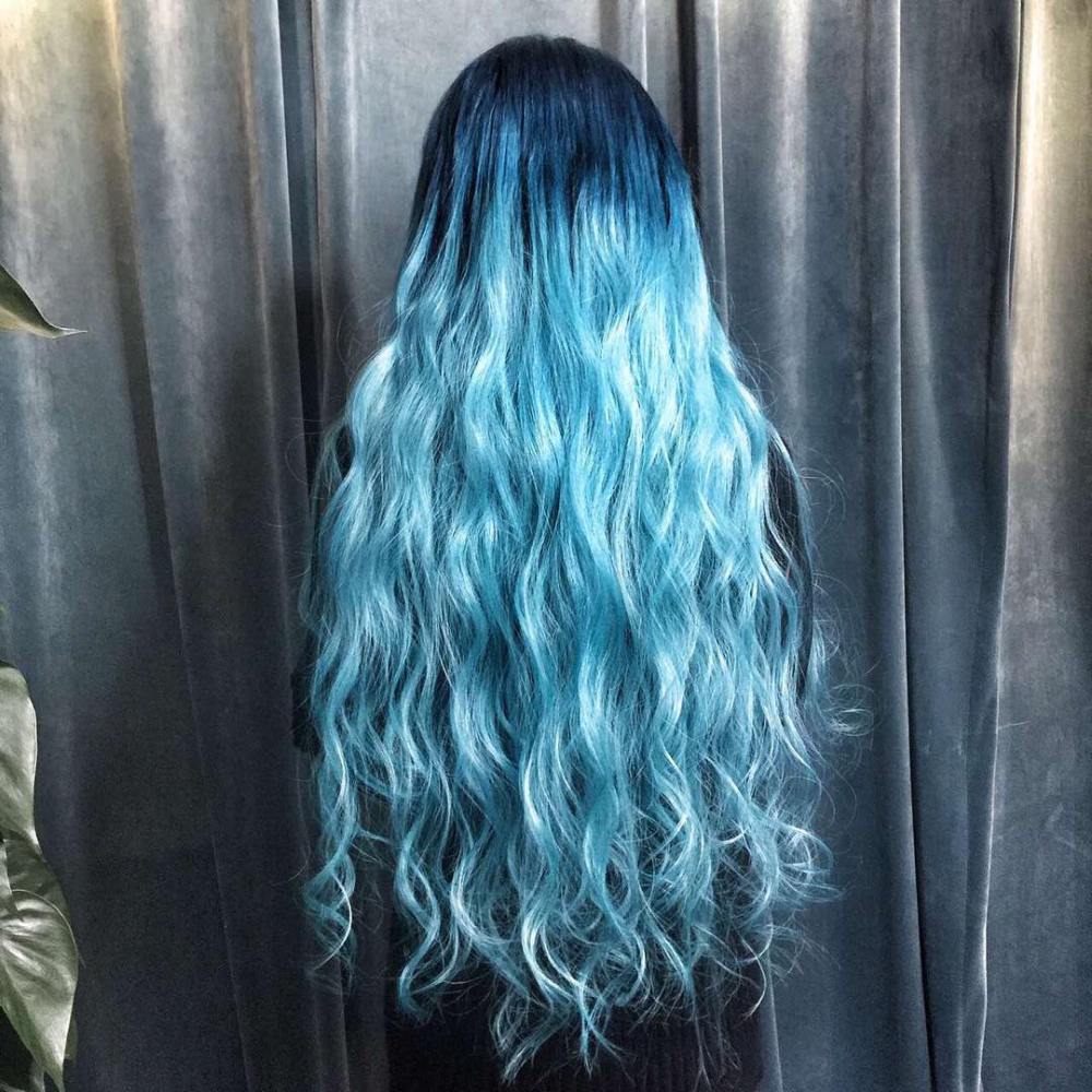 capelli-lunghi-azzurro-ghiaccio