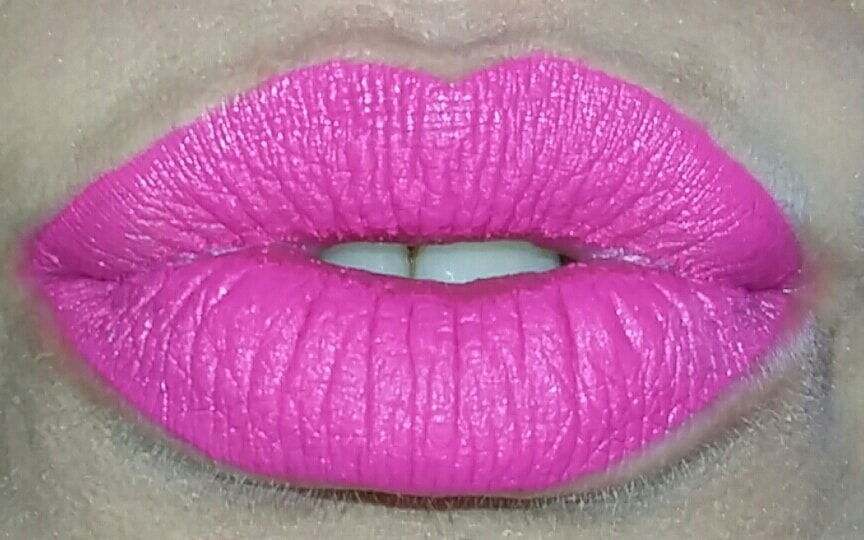 Swatch rossetto liquido rosa neon NYX