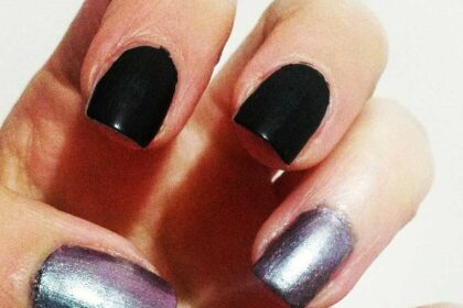 smalto olografico essence swatch