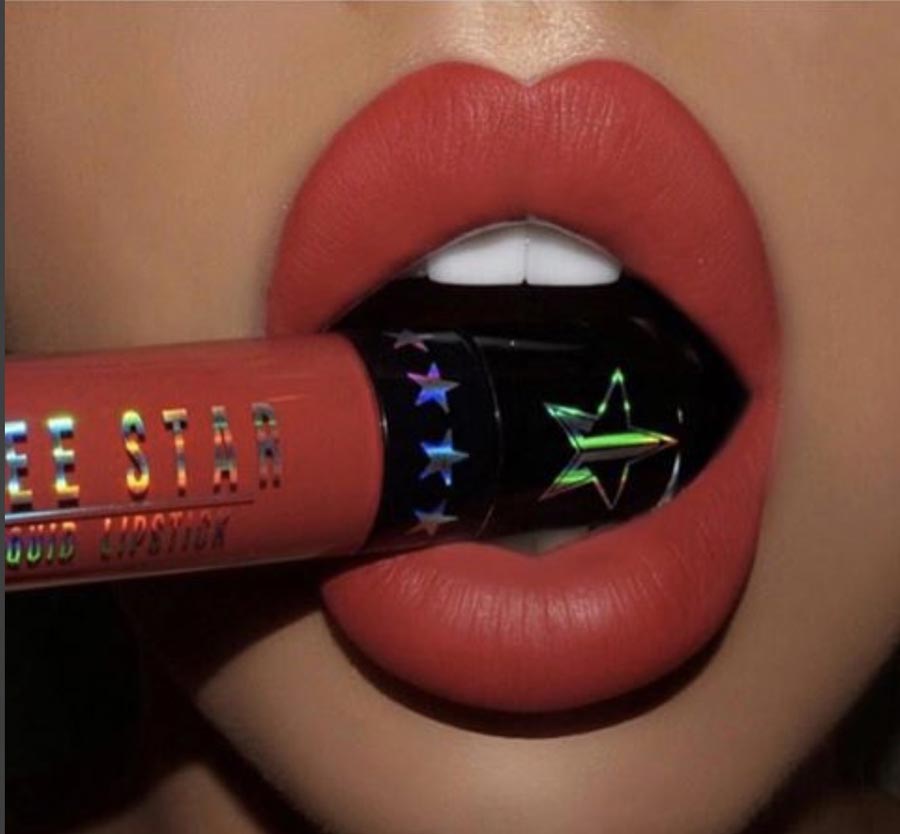 swatch tinta labbra rossa Jeffree Star Cosmetics