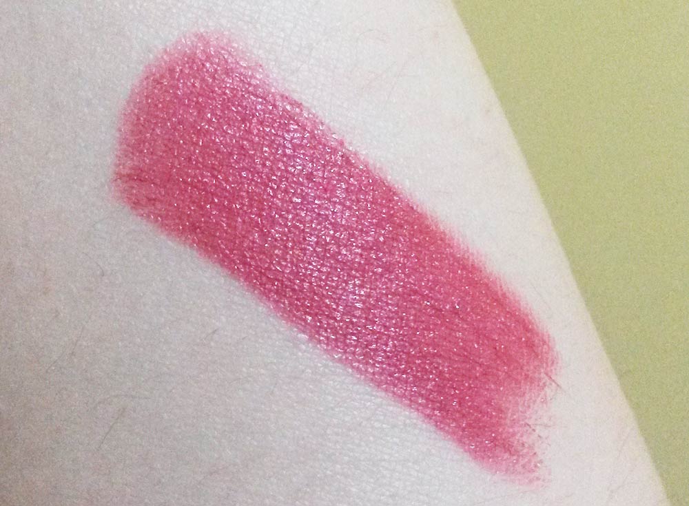 Swatch rossetto I'm Lipstick 111 "Glam Rose" di Pupa Milano