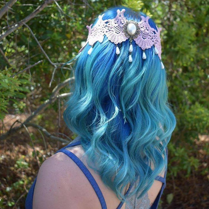 capelli color blu oceano