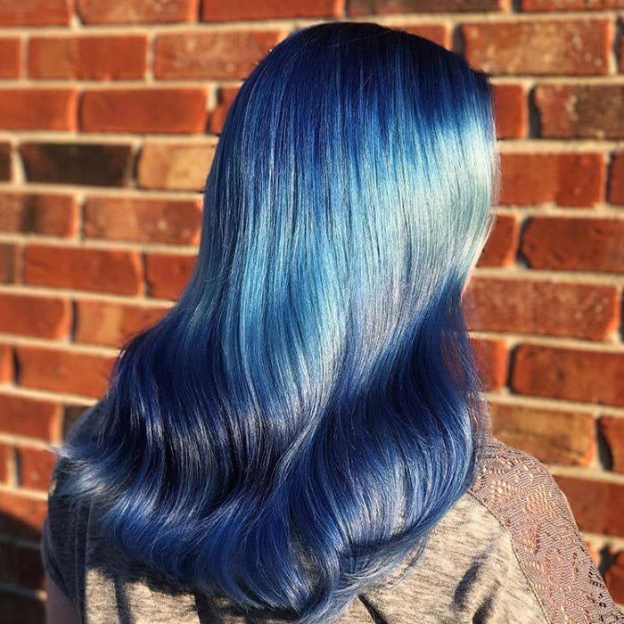 capelli color blu oceano