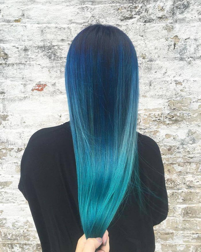 capelli color blu oceano