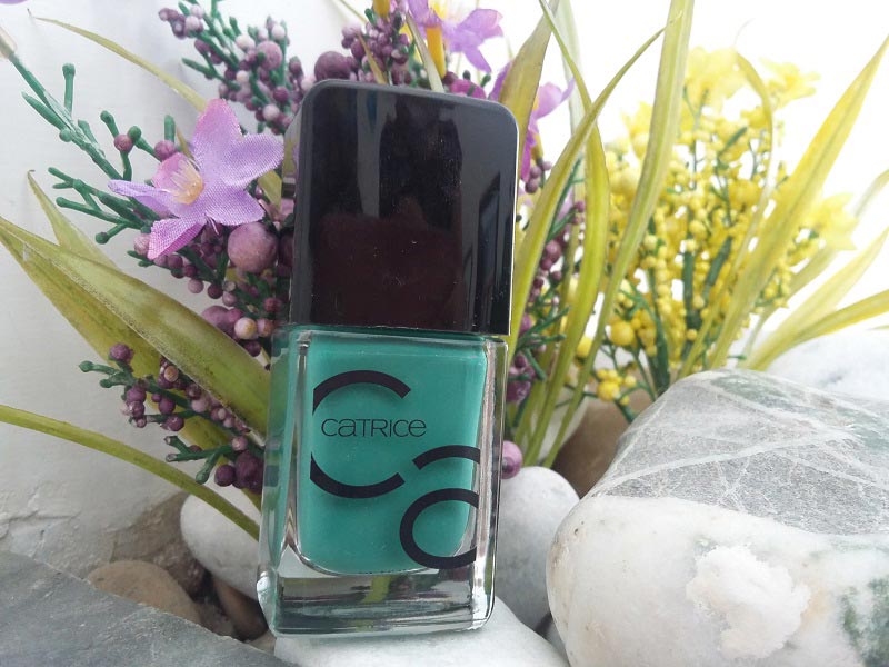 smalto verde mare ICONails Catrice