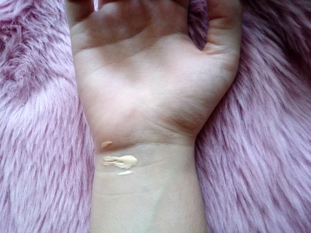 Swatch Fondotinta liquido Betty Cosmetics
