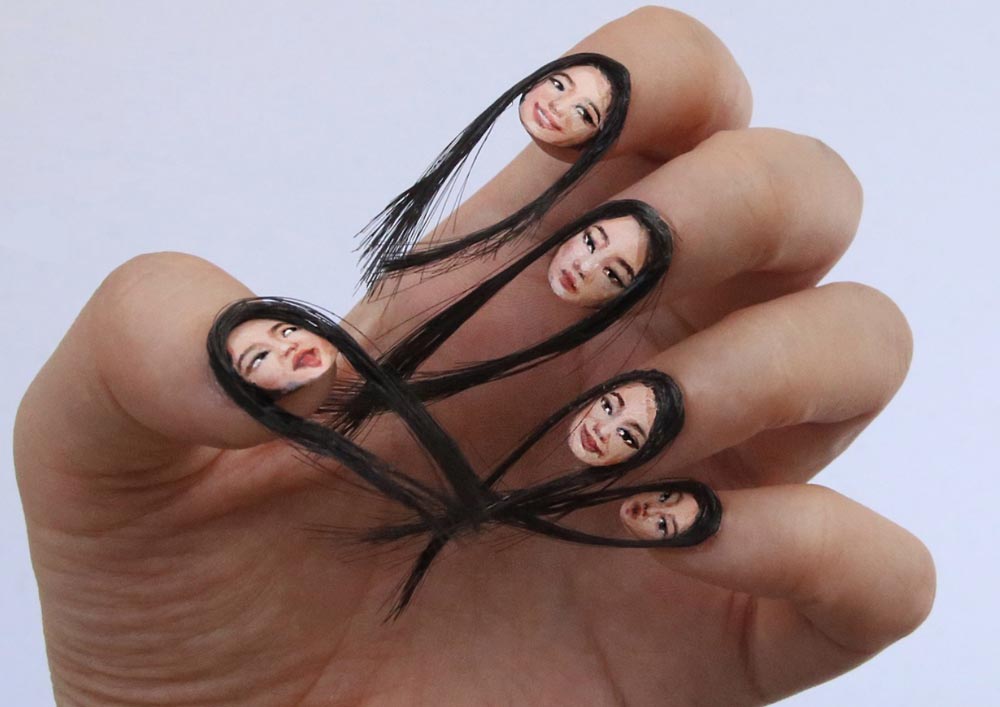 Nail art Selfie con capelli