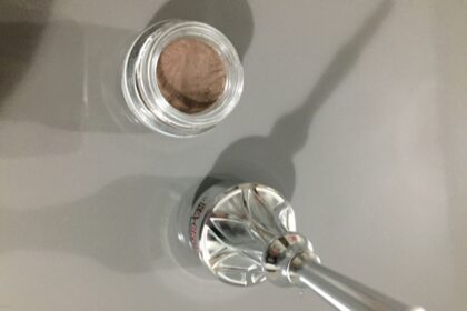 ka - BROW Di Benefit Gel in crema colorato per sopracciglia!