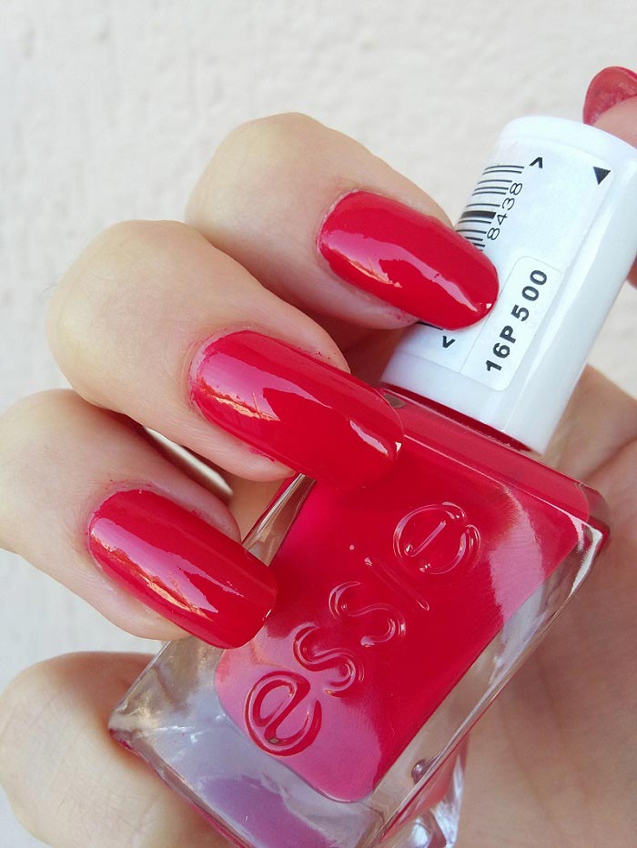 Swatch Smalto Essie Gel Couture rosso classico