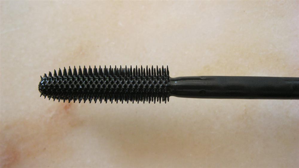 Scovolino Mascara Defining Deer Lash di Neve Cosmetics
