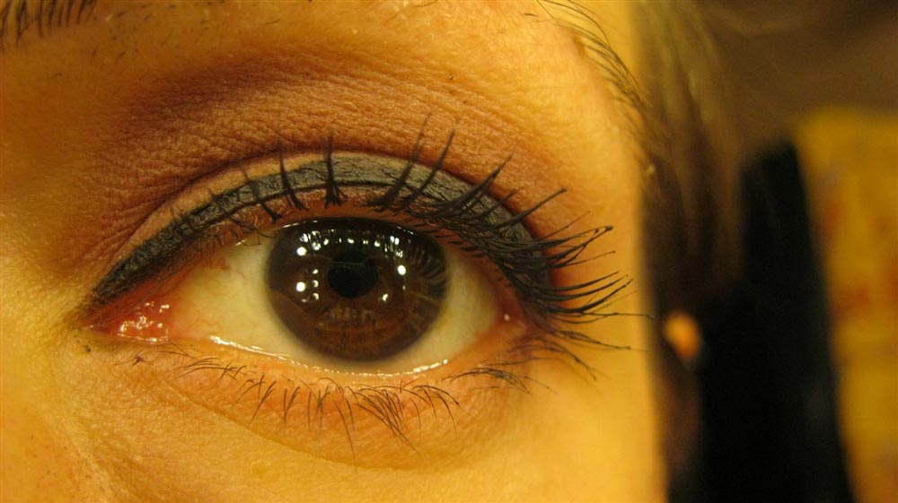 Swatch Mascara Defining Deer Lash di Neve Cosmetics
