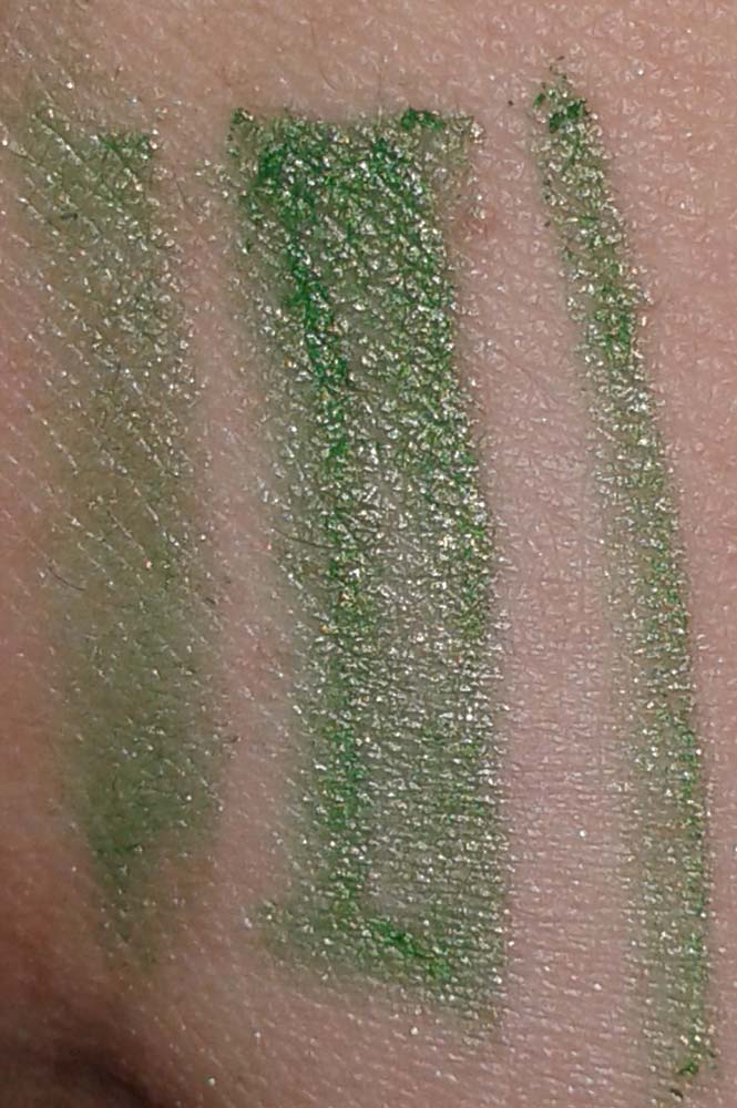 swatch matita occhi verde Neve Cosmetics
