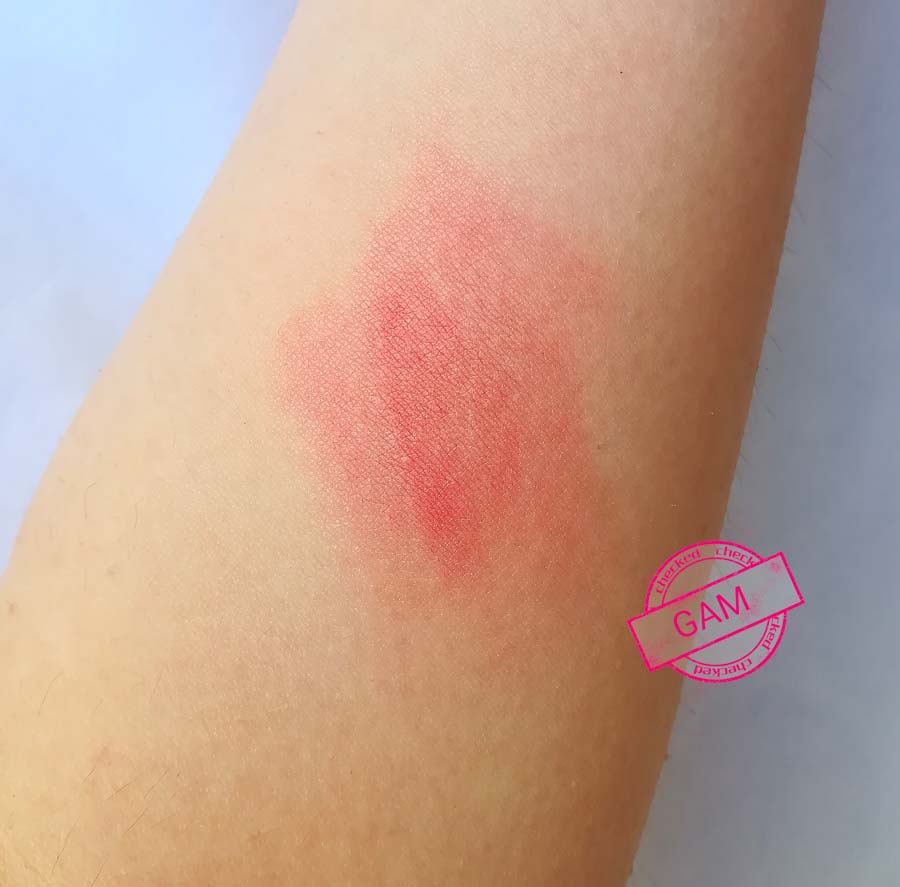 swatch blush applicato