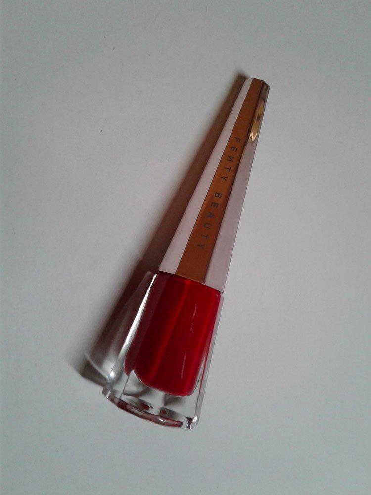 Rossetto liquido Stunna Lip Paint di Fenty Beauty