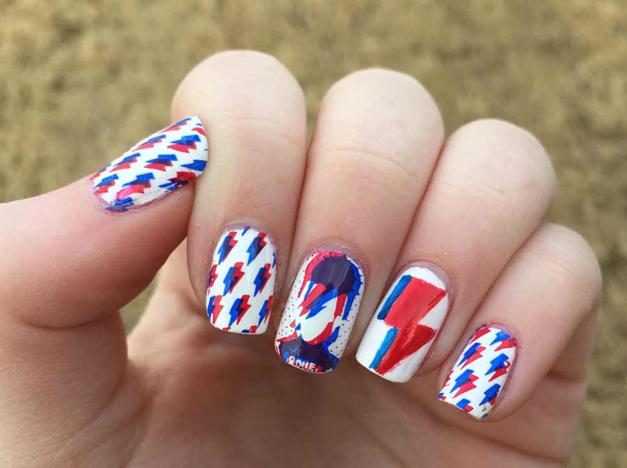 Nail arte unghie con David Bowie e simboli