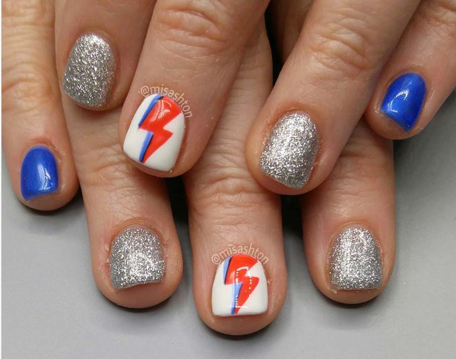 Nail arte unghie con David Bowie e simboli