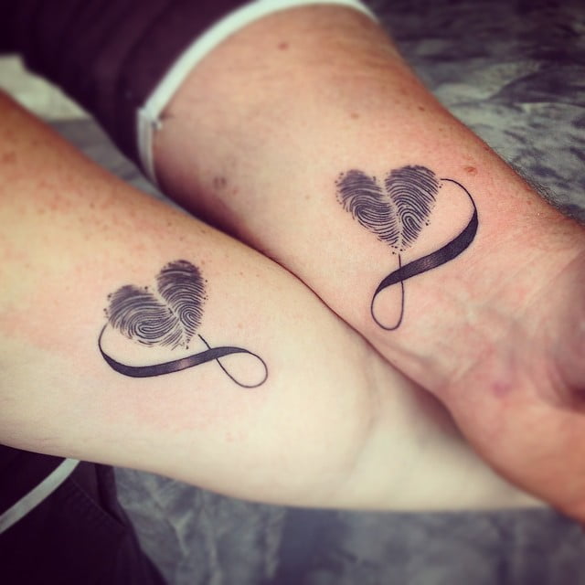 tatuaggio infinito romantico