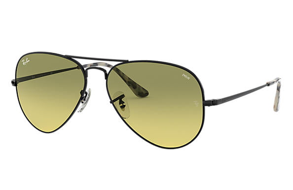 Occhiali Ray-Ban a goccia