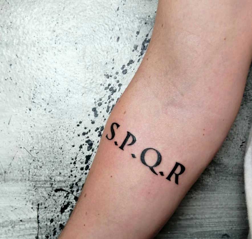 Tatuaggi Scritte 100 Idee Da Copiare Con Foto E Significato